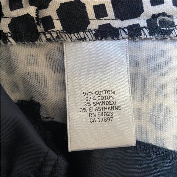 Banana Republic Factory Hampton Fit Navy White Abstract Print Bermuda Shorts 2P - Picture 10 of 10